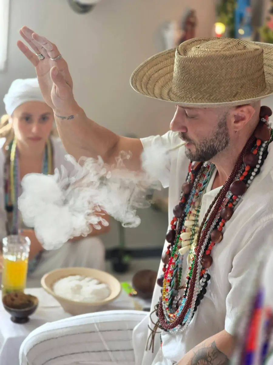 Congá do Terreiro Luz de Aruanda durante atendimento espiritual